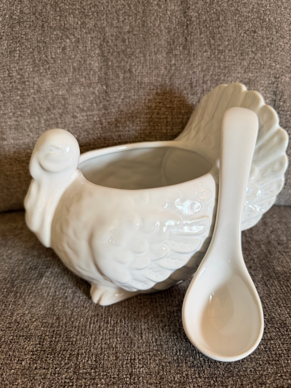 Pottery Barn Thanksgiving White Distressed Turkey Gravy Boat W/ Ladle Spoon RARE